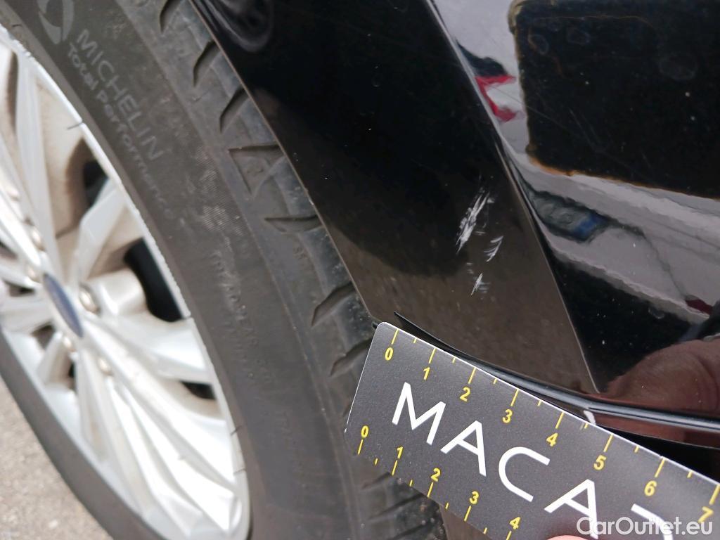  Ford  Focus FORD  / 2018 / 5P / berlina con portón 2.0 Ecoblue 110kW Titanium Auto #29