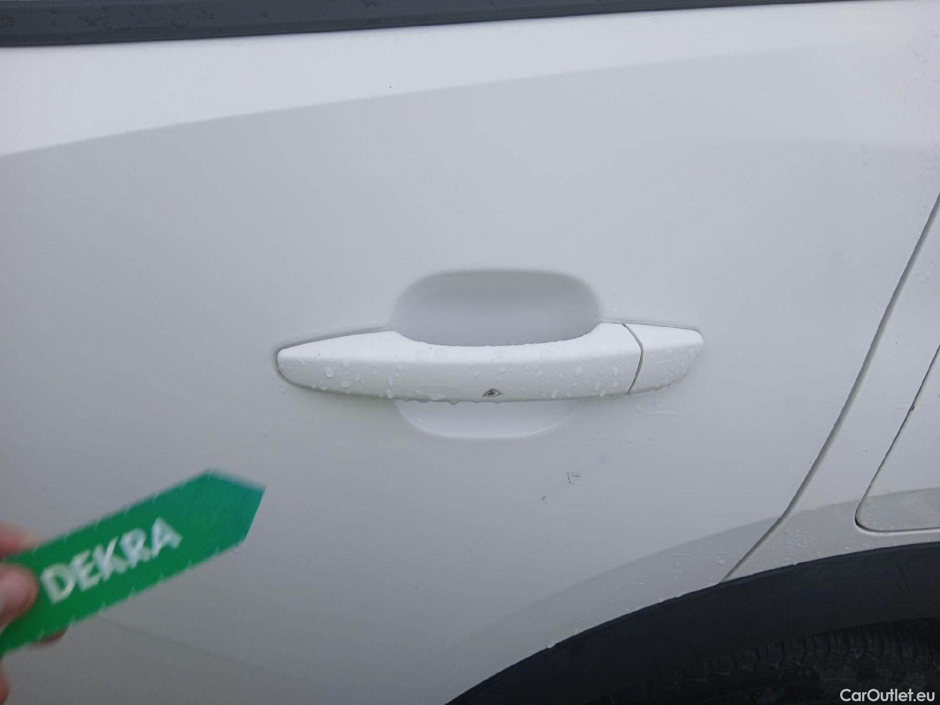  Peugeot  2008 PEUGEOT  / 2019 / 5P / todoterreno Active BlueHDI 81kW (110CV) #14