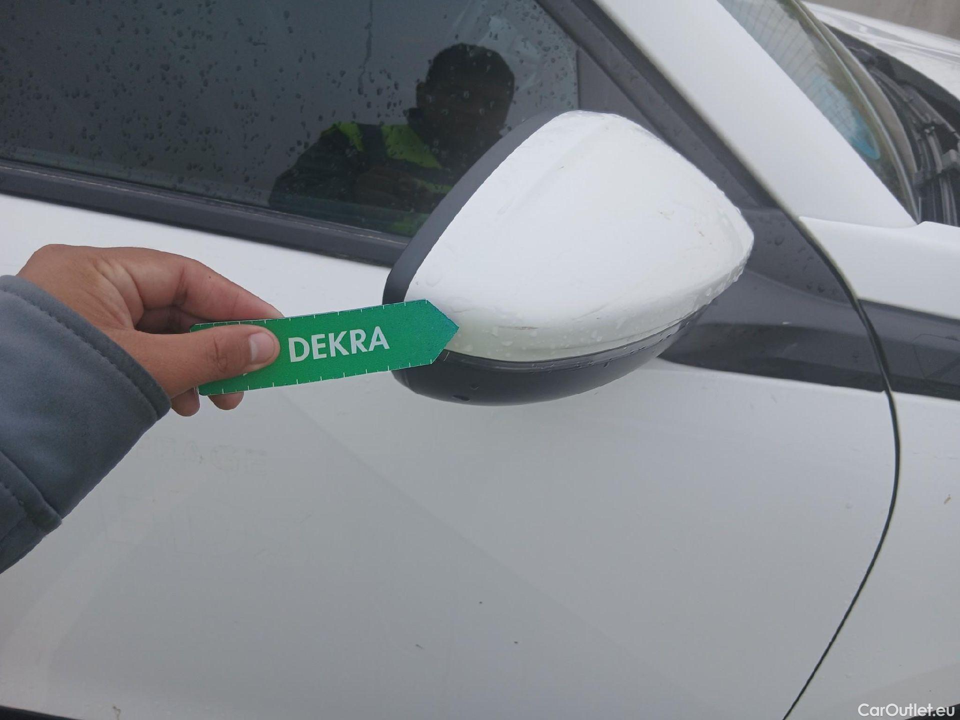  Peugeot  2008 PEUGEOT  / 2019 / 5P / todoterreno Active BlueHDI 81kW (110CV) #24