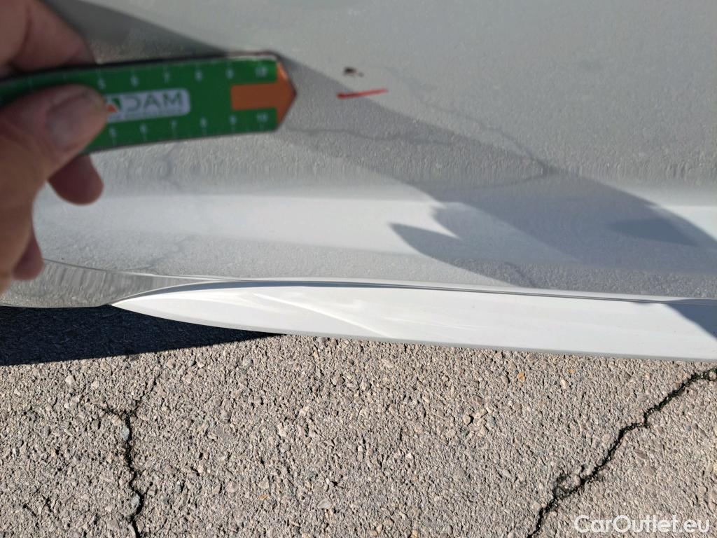  Toyota  Corolla TOYOTA  / 2020 / 5P / berlina con portón 2.0 180H STYLE E-CVT #17