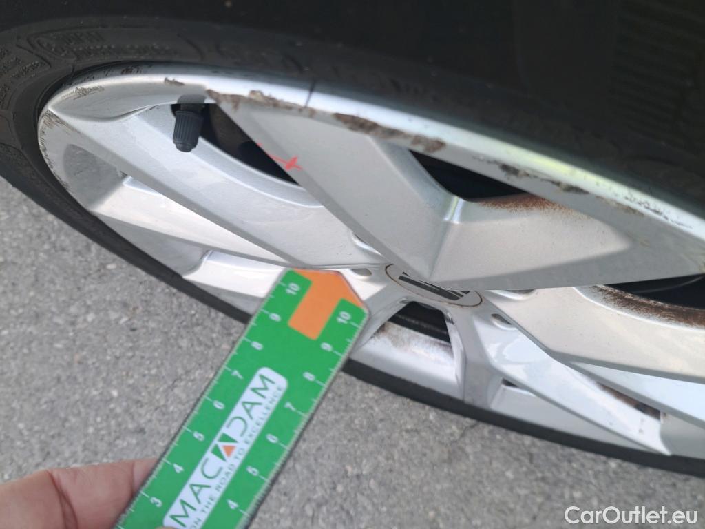  Land Rover  Discovery SEAT Nuevo León / 2020 / 5P / berlina con portón 1.5 TSI 96kW S&S Style Go(SP) #19