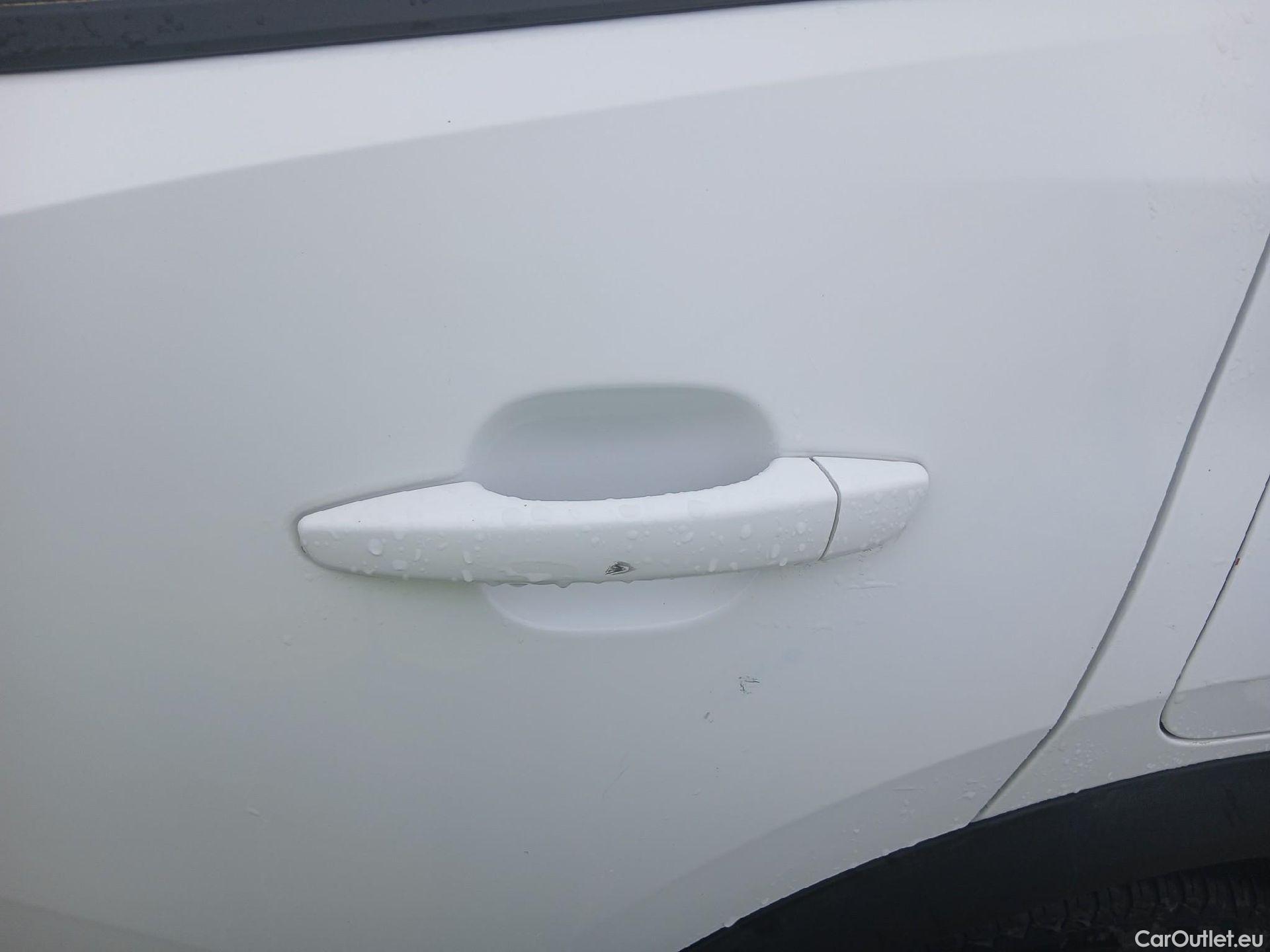  Peugeot  2008 PEUGEOT  / 2019 / 5P / todoterreno Active BlueHDI 81kW (110CV) #13