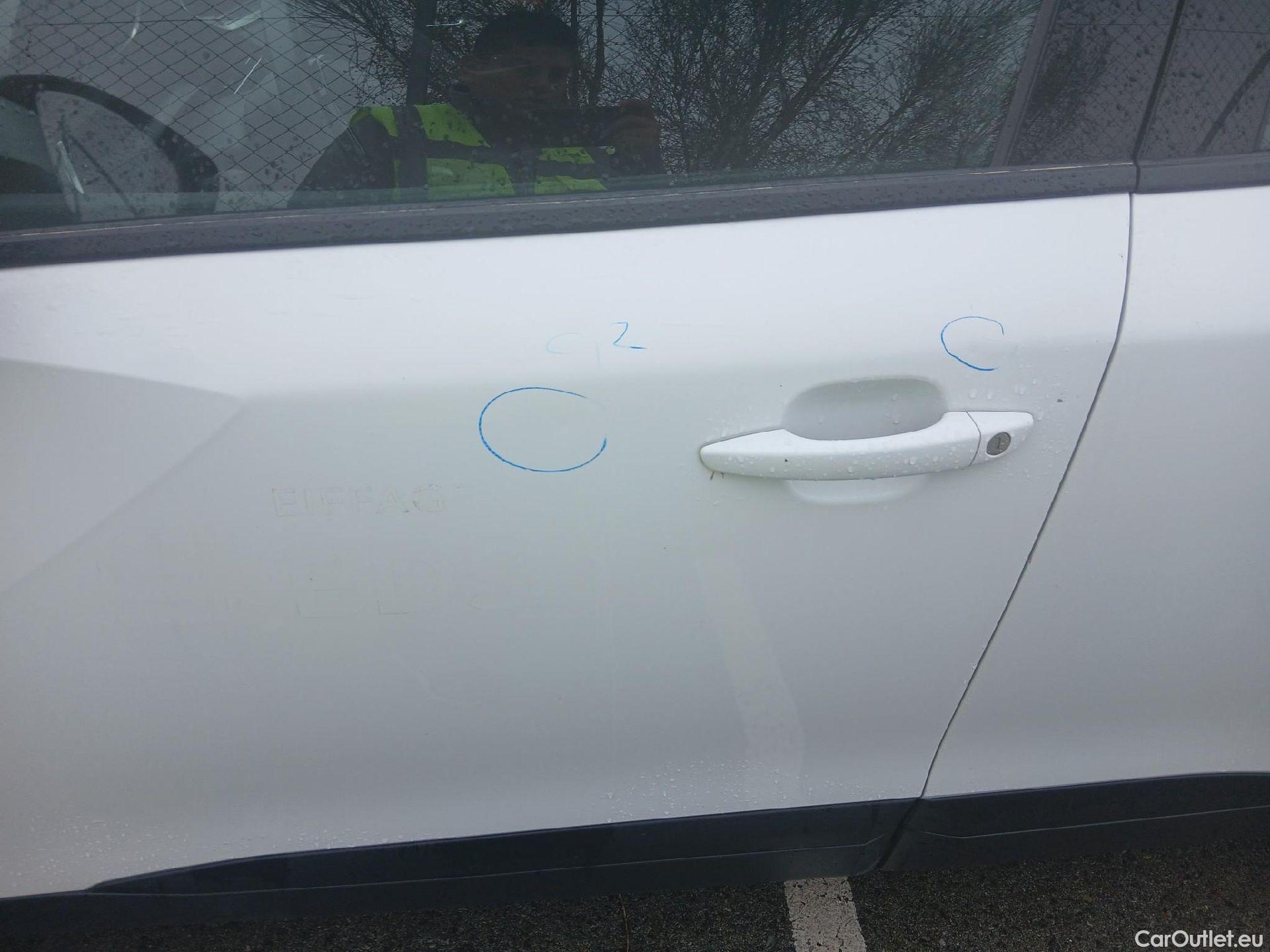  Peugeot  2008 PEUGEOT  / 2019 / 5P / todoterreno Active BlueHDI 81kW (110CV) #11