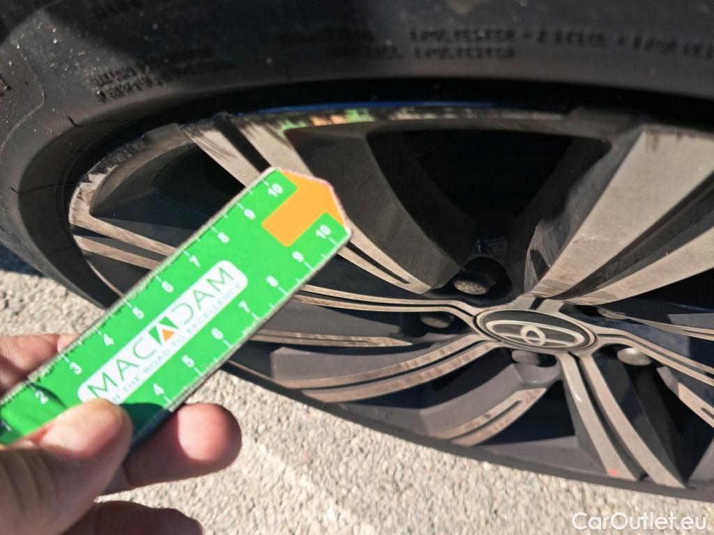  Toyota  Corolla TOYOTA  / 2020 / 5P / berlina con portón 2.0 180H STYLE E-CVT #8