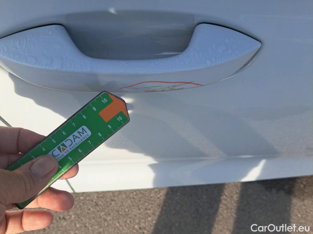  Land Rover  Discovery SEAT Nuevo León / 2020 / 5P / berlina con portón 1.5 TSI 96kW S&S Style Go(SP) #54