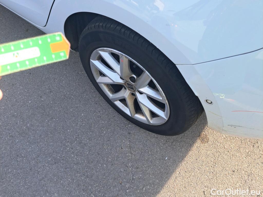  Land Rover  Discovery SEAT Nuevo León / 2020 / 5P / berlina con portón 1.5 TSI 96kW S&S Style Go(SP) #22