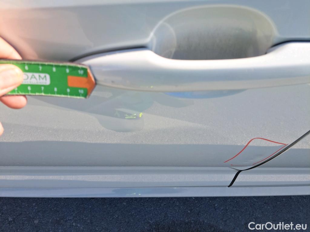  Toyota  Corolla TOYOTA  / 2020 / 5P / berlina con portón 2.0 180H STYLE E-CVT #44