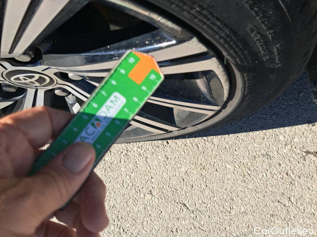  Toyota  Corolla TOYOTA  / 2020 / 5P / berlina con portón 2.0 180H STYLE E-CVT #6