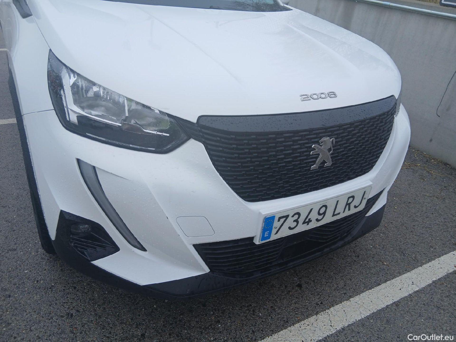  Peugeot  2008 PEUGEOT  / 2019 / 5P / todoterreno Active BlueHDI 81kW (110CV) #3