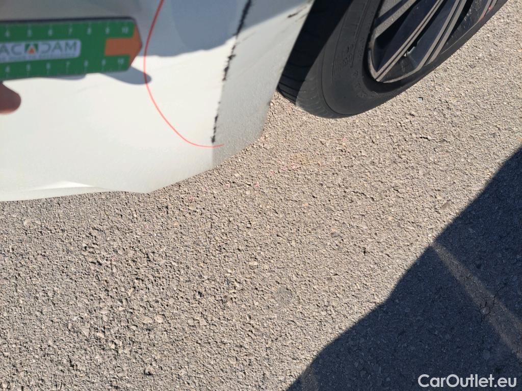  Toyota  Corolla TOYOTA  / 2020 / 5P / berlina con portón 2.0 180H STYLE E-CVT #24