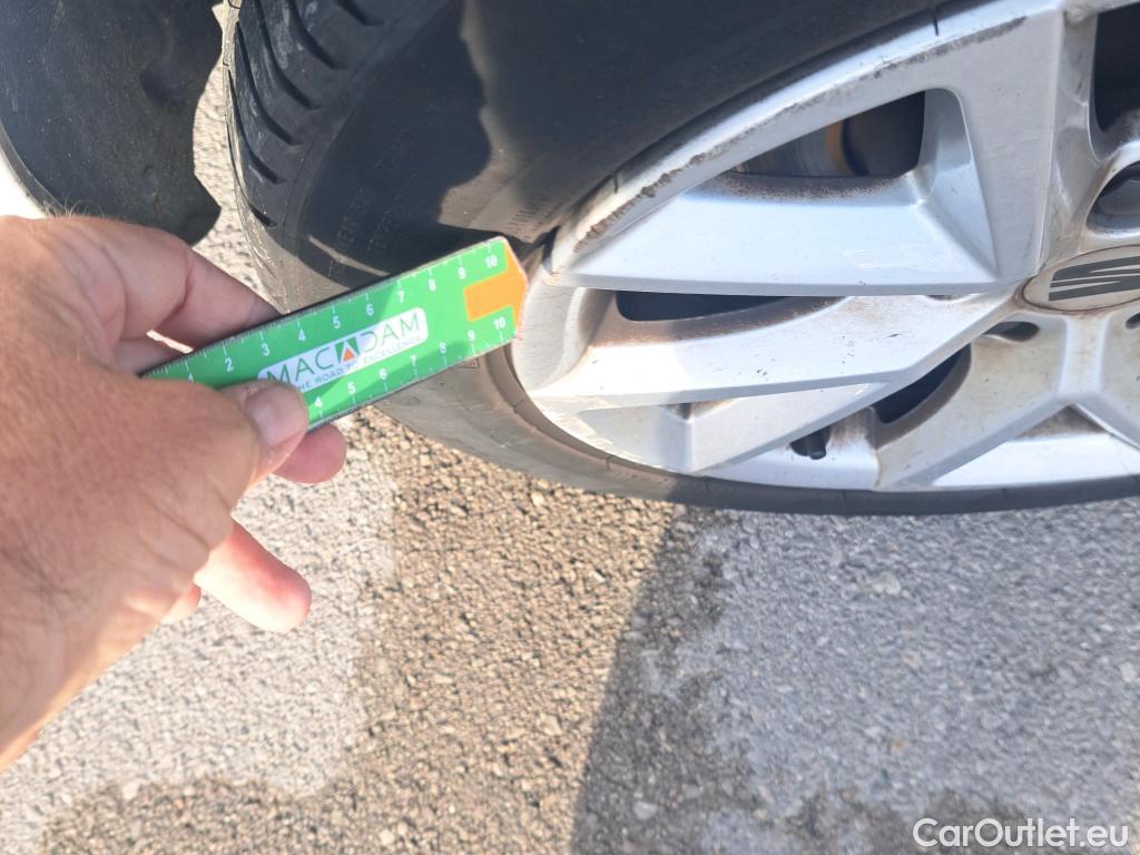  Land Rover  Discovery SEAT Nuevo León / 2020 / 5P / berlina con portón 1.5 TSI 96kW S&S Style Go(SP) #21