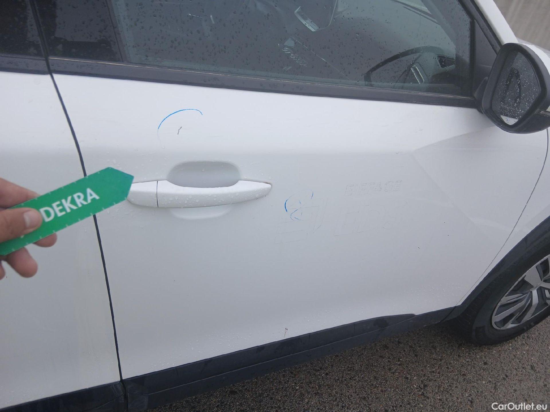  Peugeot  2008 PEUGEOT  / 2019 / 5P / todoterreno Active BlueHDI 81kW (110CV) #23