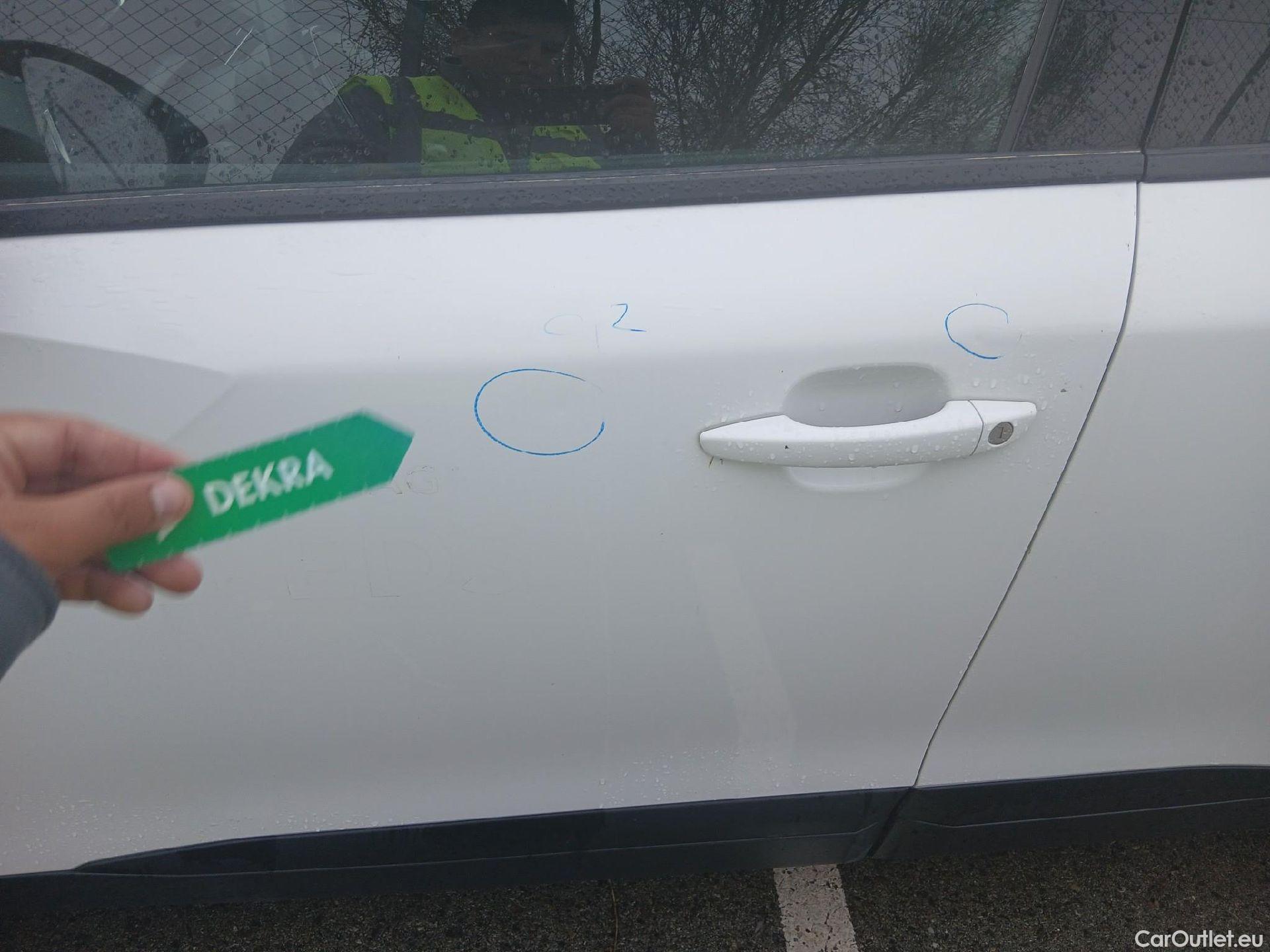  Peugeot  2008 PEUGEOT  / 2019 / 5P / todoterreno Active BlueHDI 81kW (110CV) #12