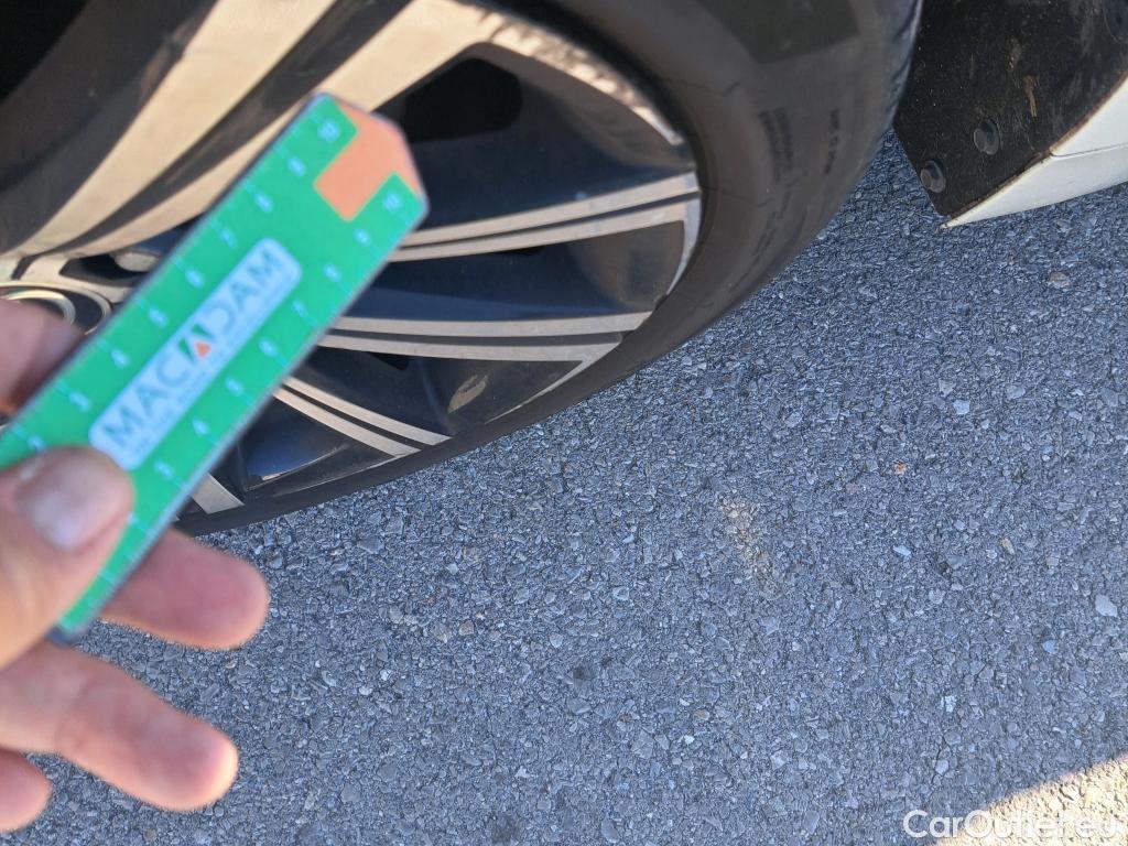  Toyota  Corolla TOYOTA  / 2020 / 5P / berlina con portón 2.0 180H STYLE E-CVT #10