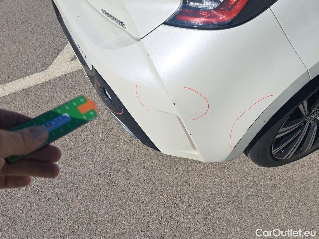  Toyota  Corolla TOYOTA  / 2020 / 5P / berlina con portón 2.0 180H STYLE E-CVT #23