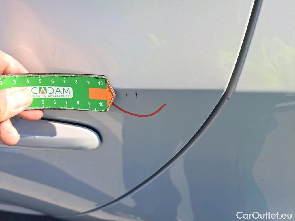  Toyota  Corolla TOYOTA  / 2020 / 5P / berlina con portón 2.0 180H STYLE E-CVT #52