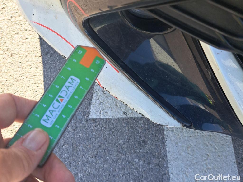  Toyota  Corolla TOYOTA  / 2020 / 5P / berlina con portón 2.0 180H STYLE E-CVT #35