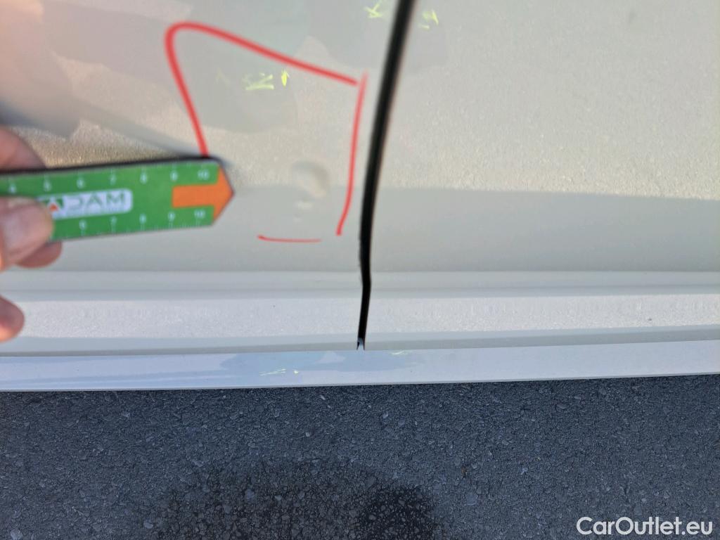  Toyota  Corolla TOYOTA  / 2020 / 5P / berlina con portón 2.0 180H STYLE E-CVT #4