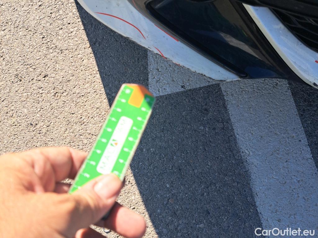  Toyota  Corolla TOYOTA  / 2020 / 5P / berlina con portón 2.0 180H STYLE E-CVT #33