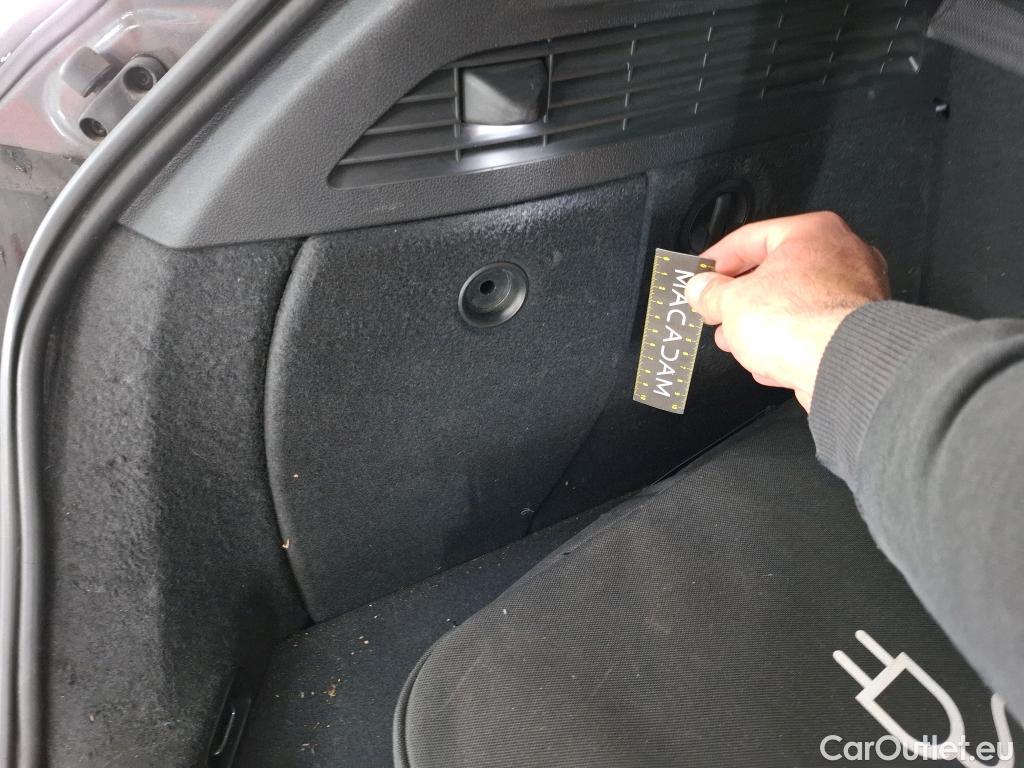  Audi  A3 AUDI  Sportback 5p Berline 1.4 TFSI E-TRON S TRONIC BUSINESS LINE #1