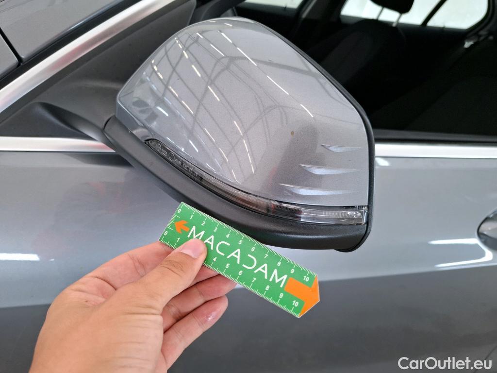  Bmw  Serie 1 BMW Série 1 / 2019 / 5P / Berline 116i DKG7 Business Design #9