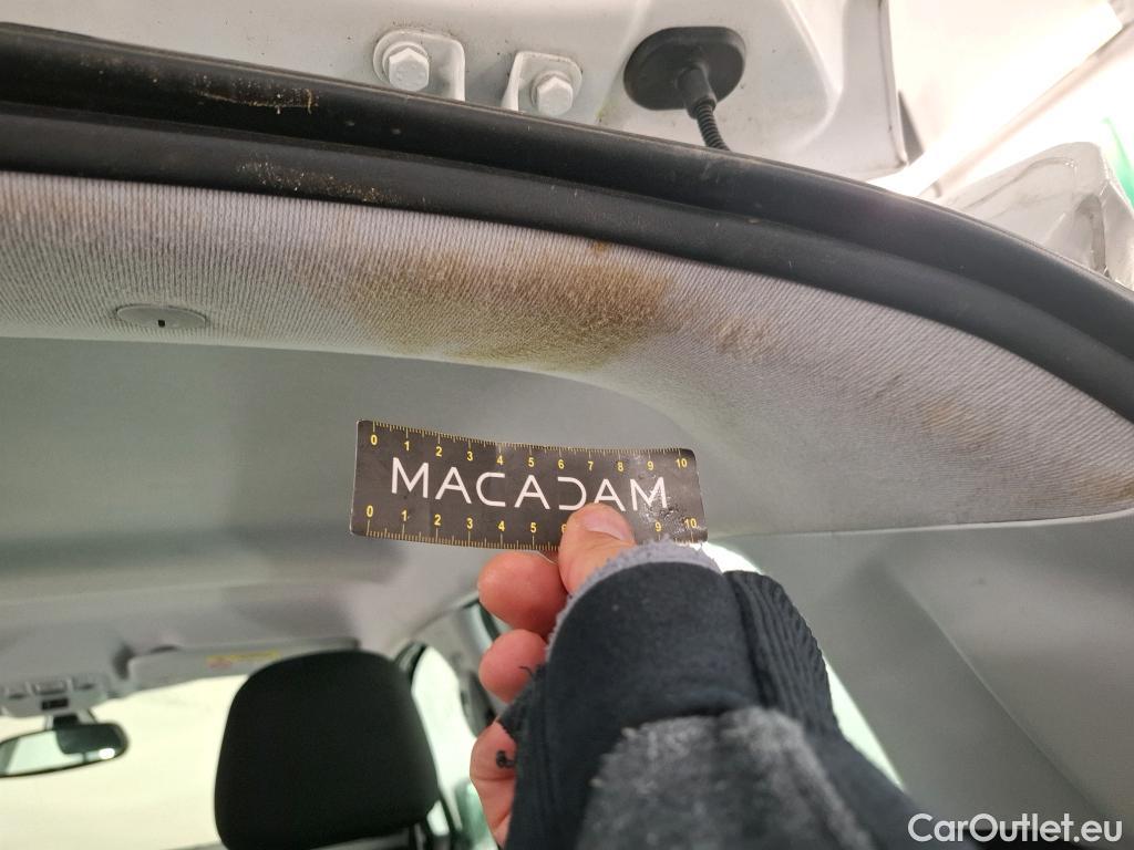  Peugeot  208 PEUGEOT  Affaire / 2015 / 5P / Berline 1.6 BLUEHDI 100 PREMIUM PACK #41