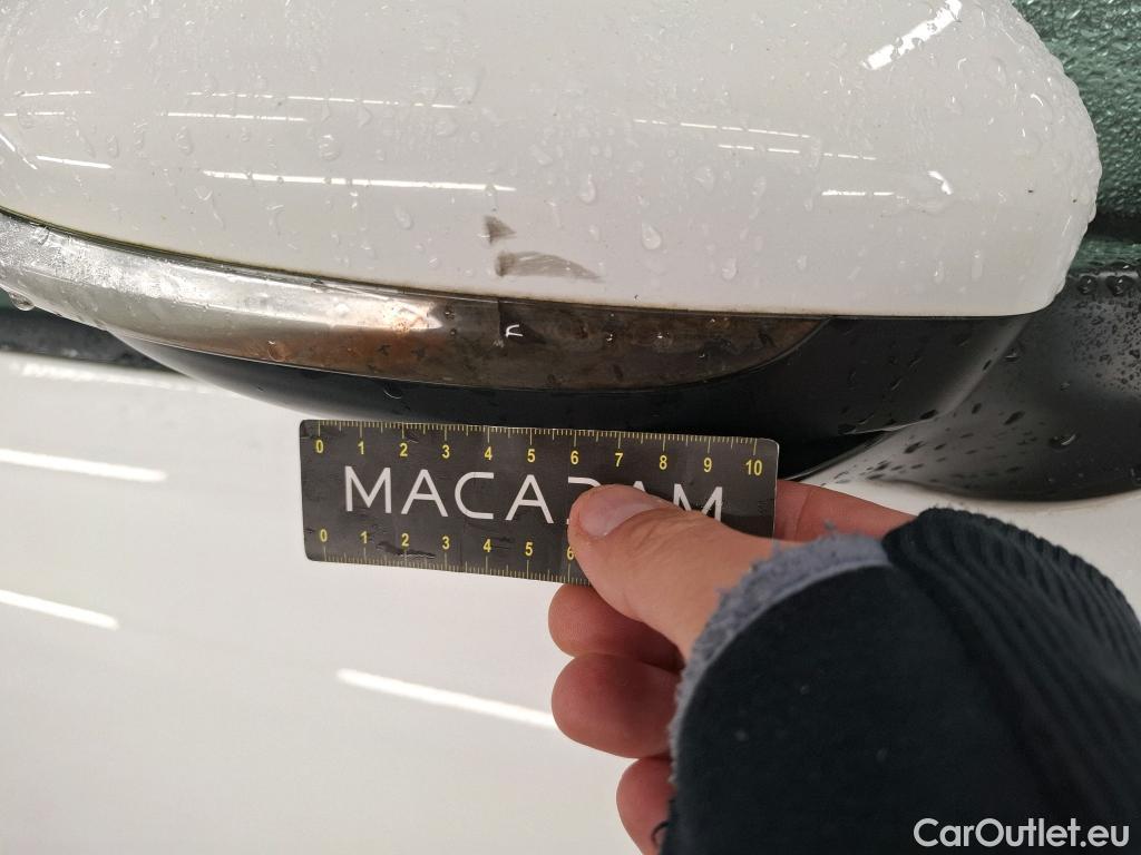  Peugeot  208 PEUGEOT  Affaire / 2015 / 5P / Berline 1.6 BLUEHDI 100 PREMIUM PACK #34