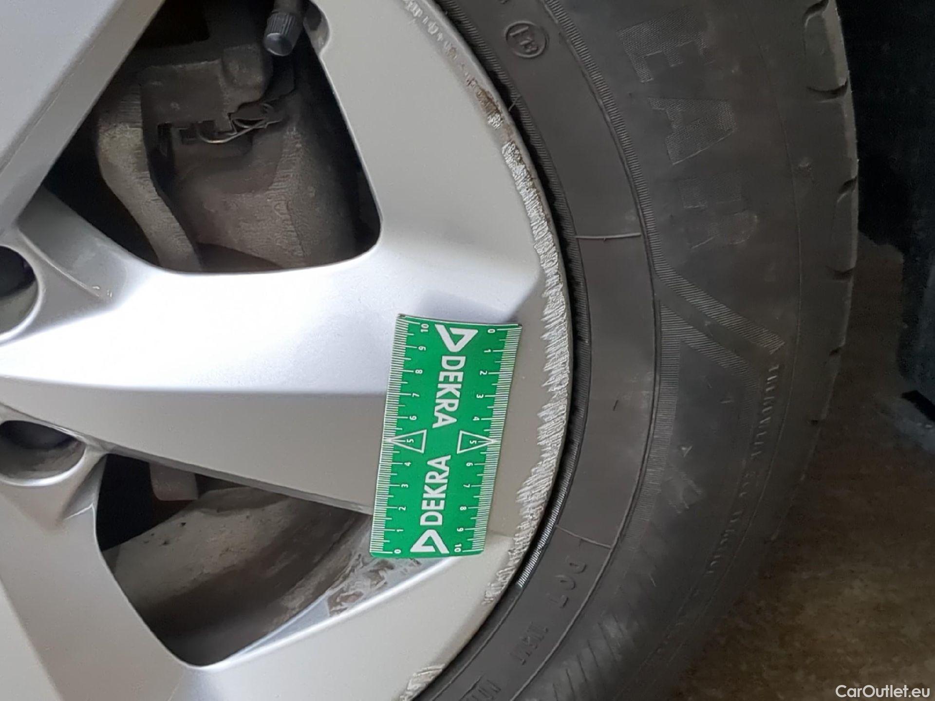  Nissan  Qashqai NISSAN  / 2017 / 5P / Crossover 1.5 DCI 115 DCT Business Edition #4