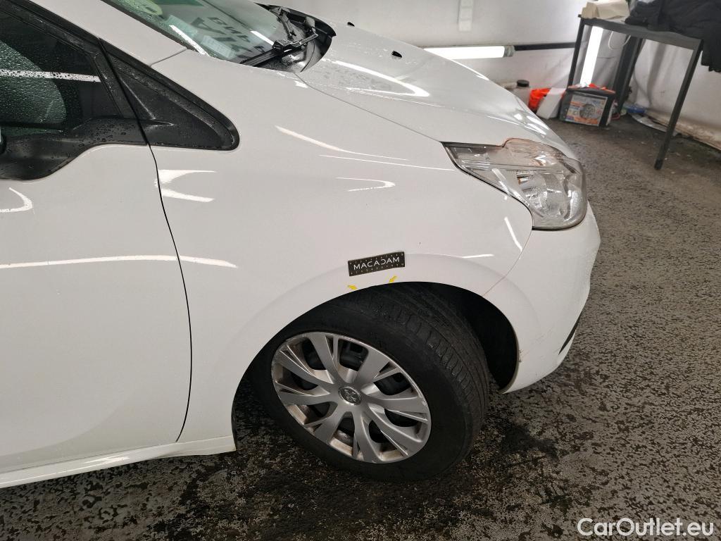  Peugeot  208 PEUGEOT  Affaire / 2015 / 5P / Berline 1.6 BLUEHDI 100 PREMIUM PACK #22