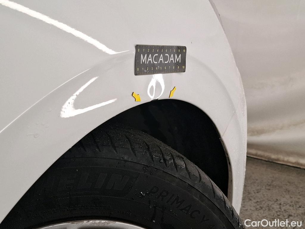  Peugeot  208 PEUGEOT  Affaire / 2015 / 5P / Berline 1.6 BLUEHDI 100 PREMIUM PACK #23