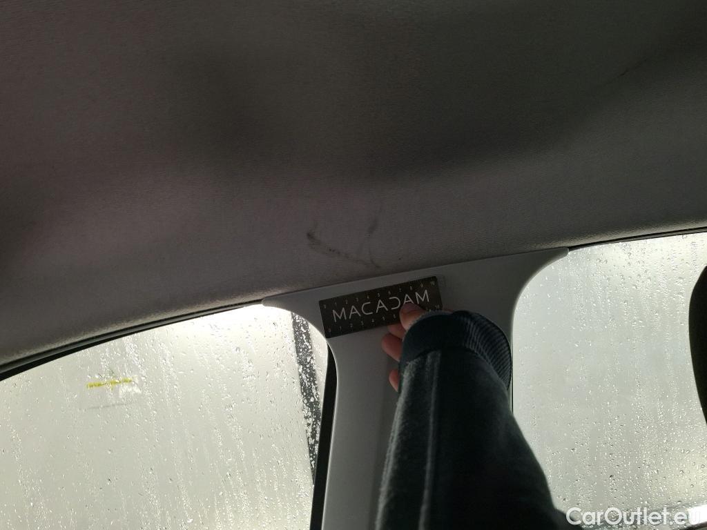  Peugeot  208 PEUGEOT  Affaire / 2015 / 5P / Berline 1.6 BLUEHDI 100 PREMIUM PACK #36