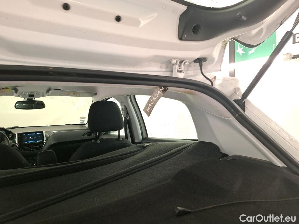  Peugeot  208 PEUGEOT  Affaire / 2015 / 5P / Berline 1.6 BLUEHDI 100 PREMIUM PACK #40