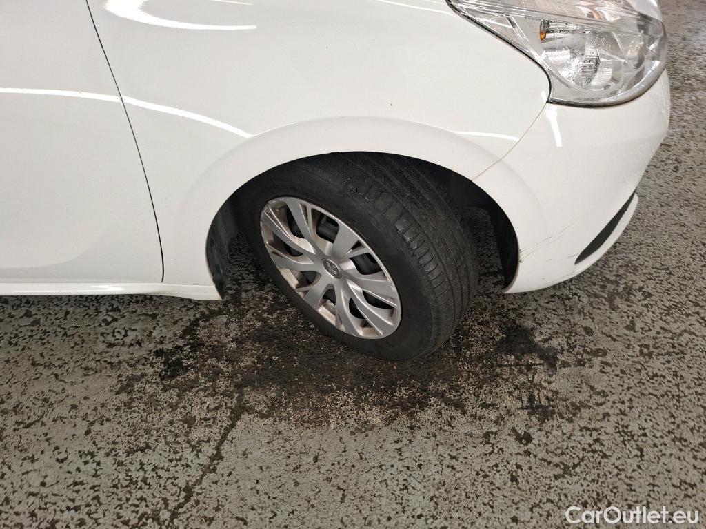  Peugeot  208 PEUGEOT  Affaire / 2015 / 5P / Berline 1.6 BLUEHDI 100 PREMIUM PACK #38