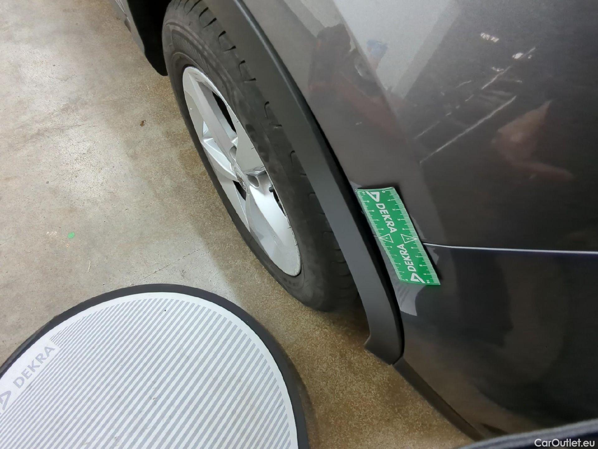  Nissan  Qashqai NISSAN  / 2017 / 5P / Crossover 1.5 DCI 115 DCT Business Edition #9