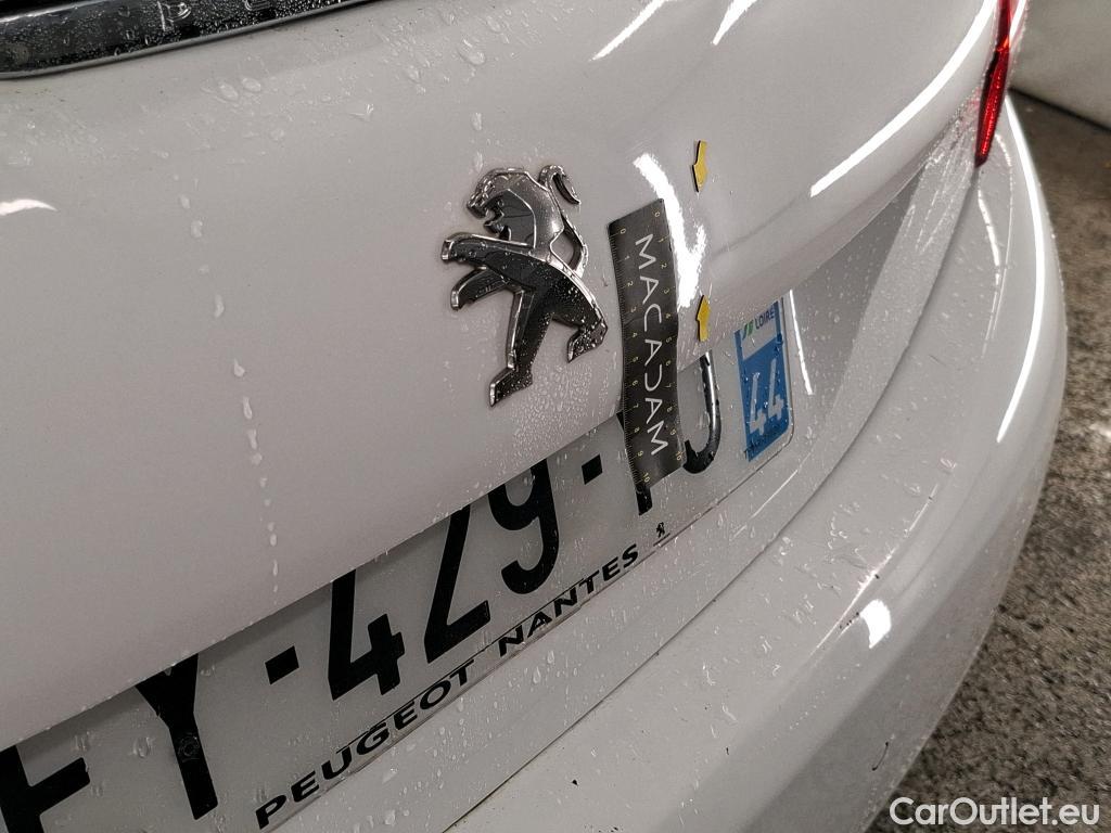  Peugeot  208 PEUGEOT  Affaire / 2015 / 5P / Berline 1.6 BLUEHDI 100 PREMIUM PACK #27