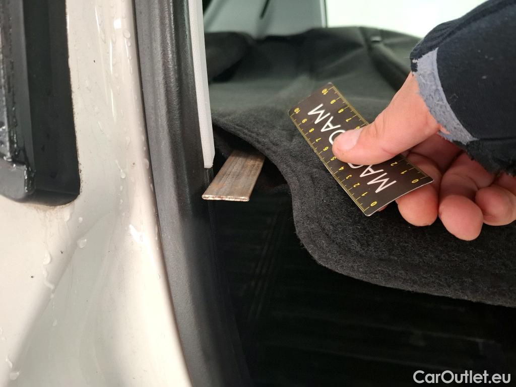  Peugeot  208 PEUGEOT  Affaire / 2015 / 5P / Berline 1.6 BLUEHDI 100 PREMIUM PACK #21