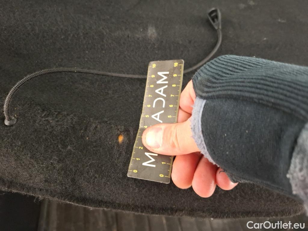  Peugeot  208 PEUGEOT  Affaire / 2015 / 5P / Berline 1.6 BLUEHDI 100 PREMIUM PACK #18