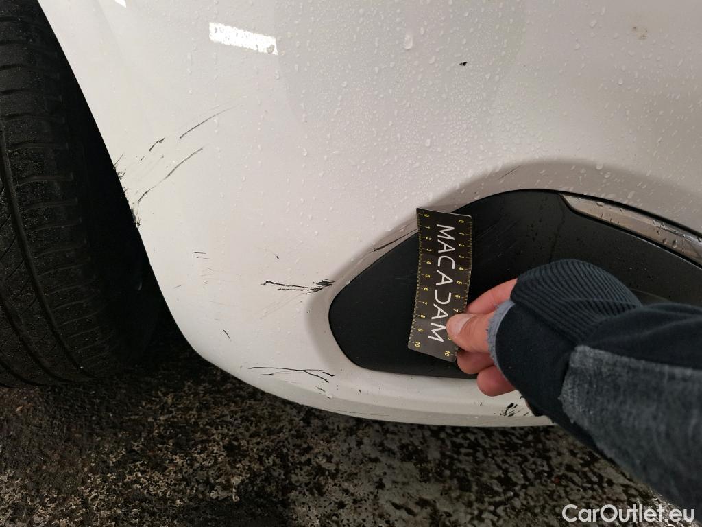  Peugeot  208 PEUGEOT  Affaire / 2015 / 5P / Berline 1.6 BLUEHDI 100 PREMIUM PACK #8