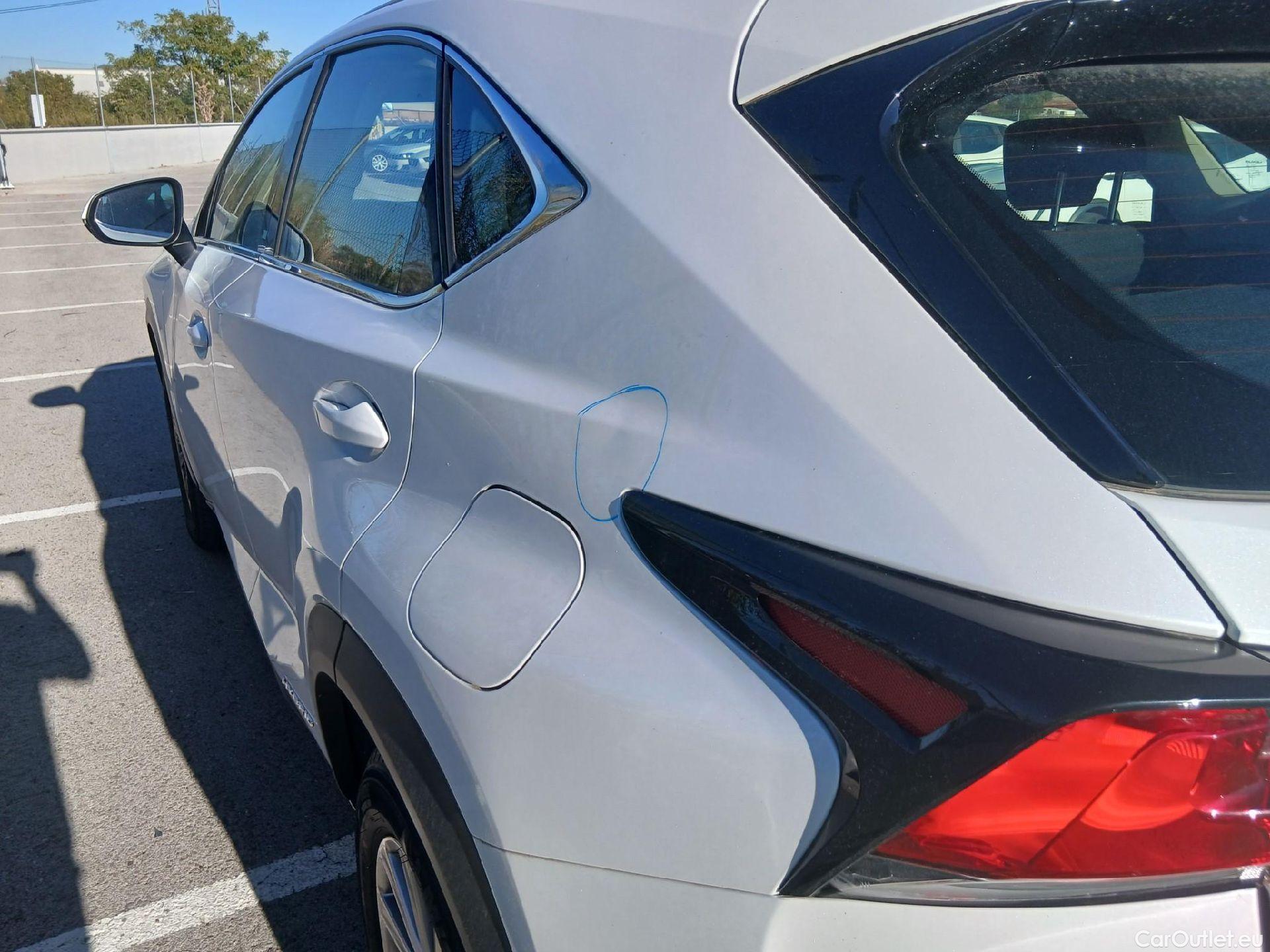  Lexus  NX LEXUS  / 2017 / 5P / todoterreno 2.5 300h Business Navigation 2WD (CX) #26