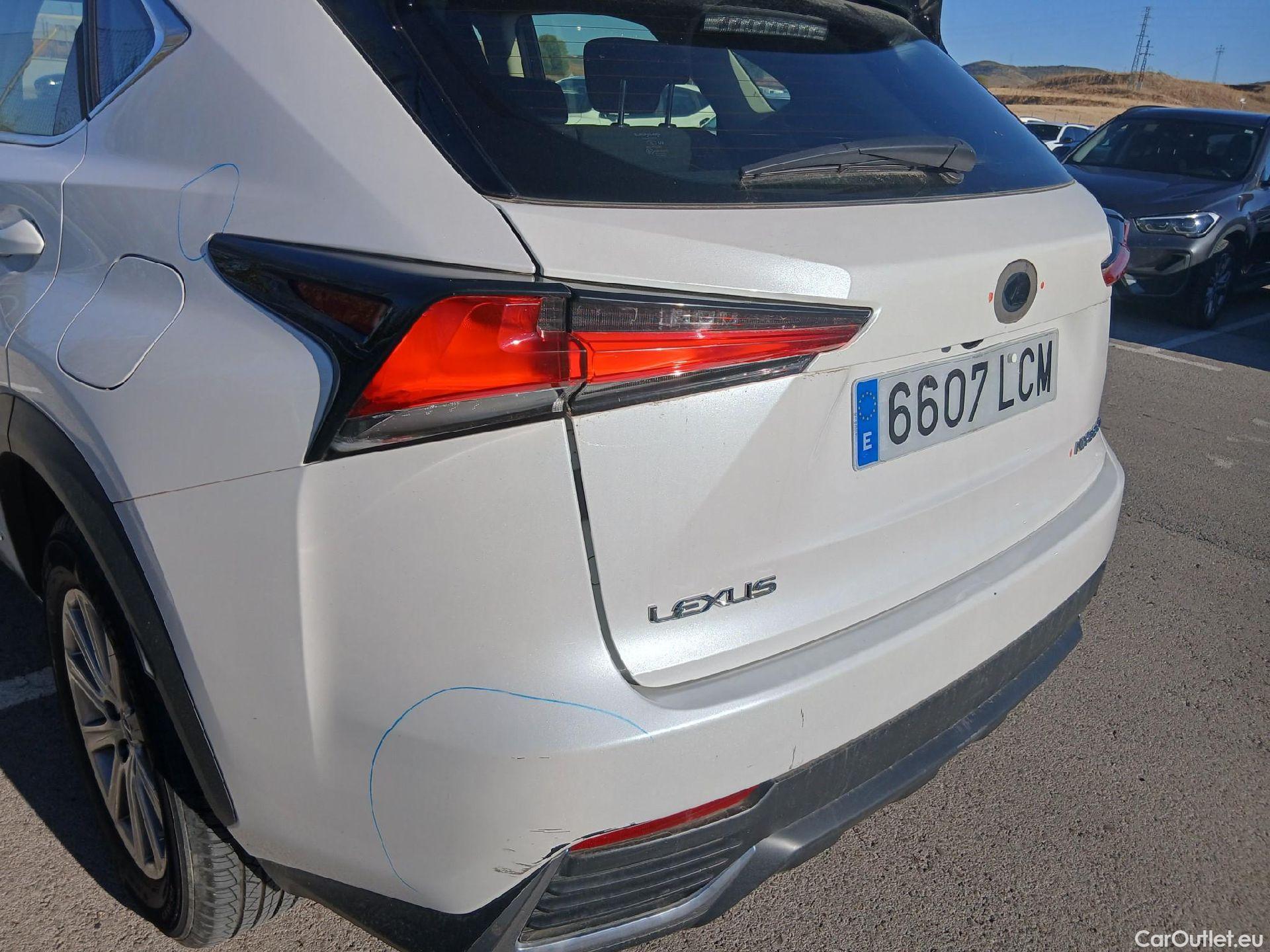  Lexus  NX LEXUS  / 2017 / 5P / todoterreno 2.5 300h Business Navigation 2WD (CX) #28