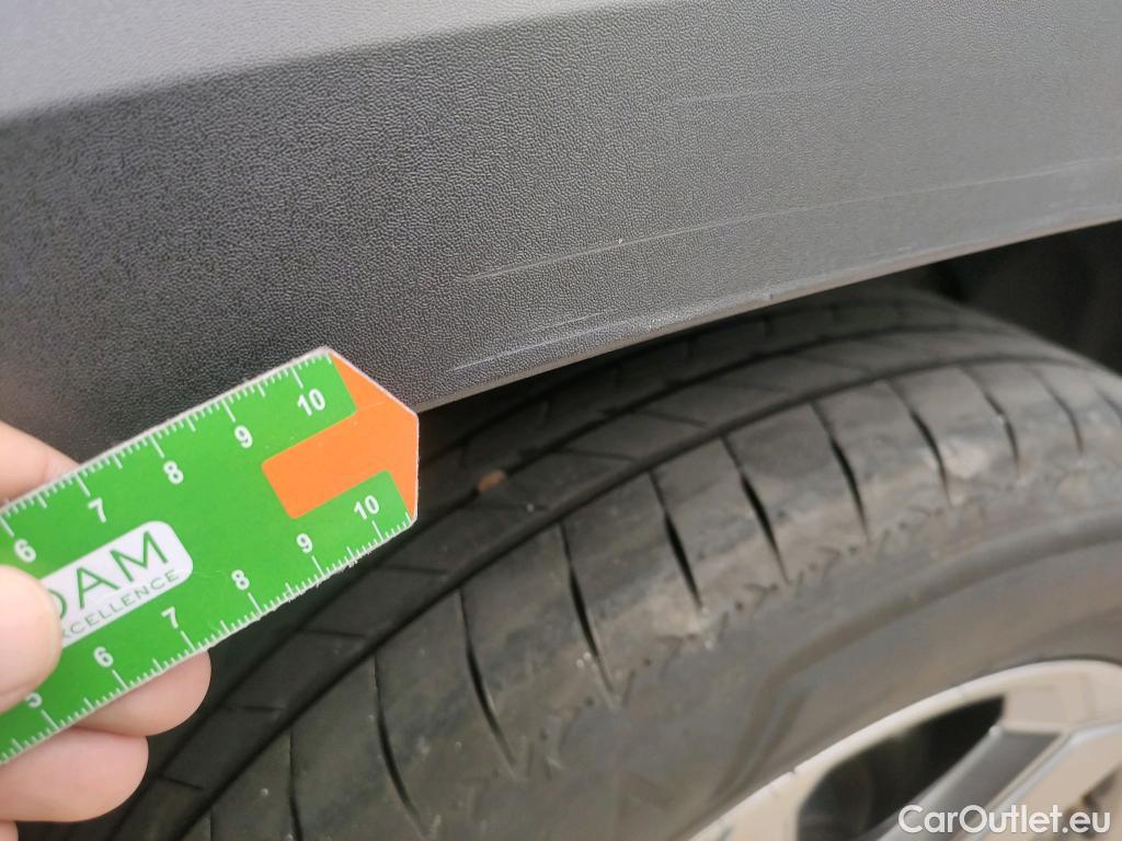  Toyota  RAV4 TOYOTA  / 2018 / 5P / todoterreno 2.5l 220H Advance Plus #18