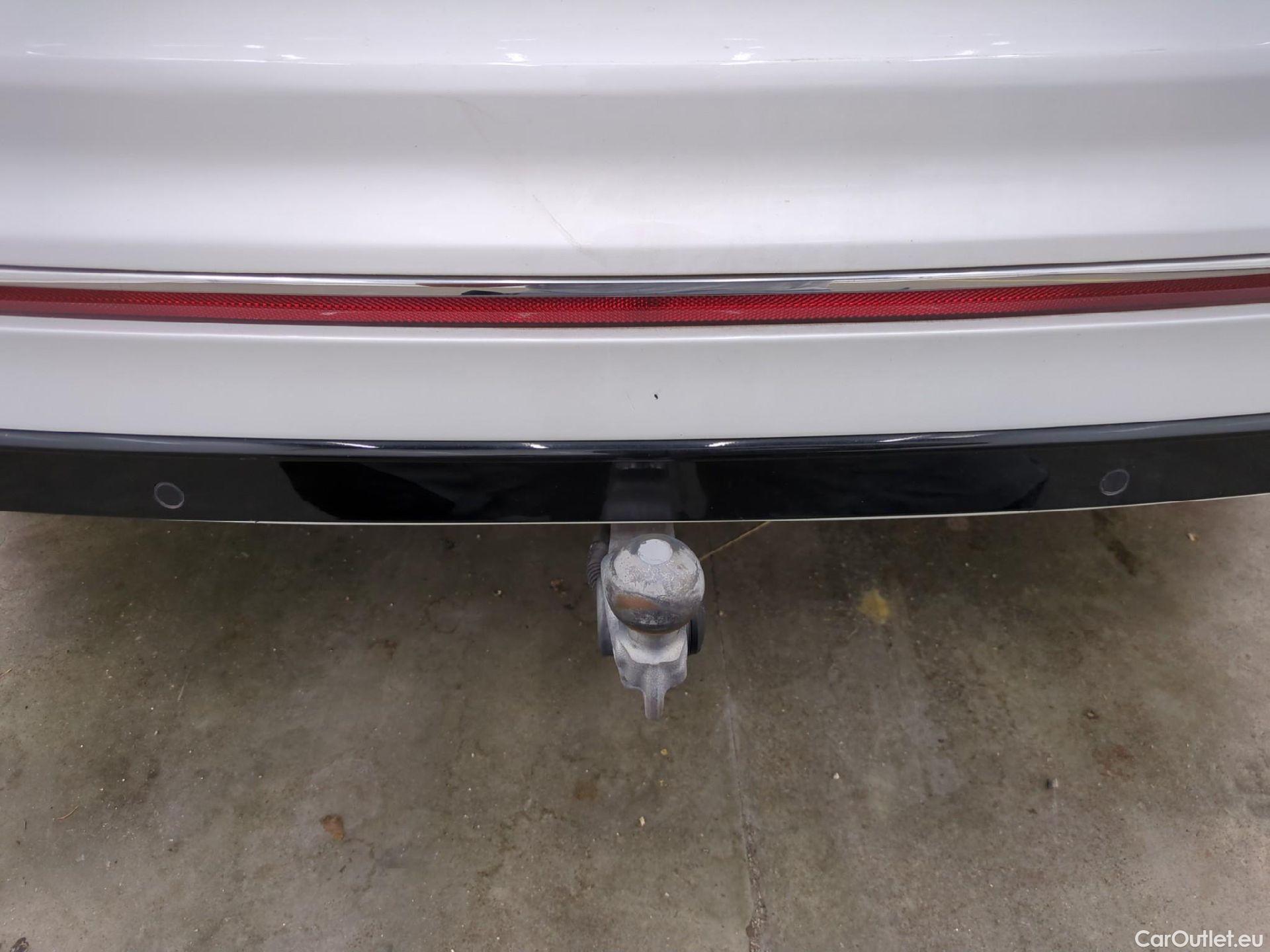  Volkswagen  Tiguan VOLKSWAGEN  / 2020 / 5P / SUV 1.4 eHybrid 245 DSG6 R-Line Exclusive #17