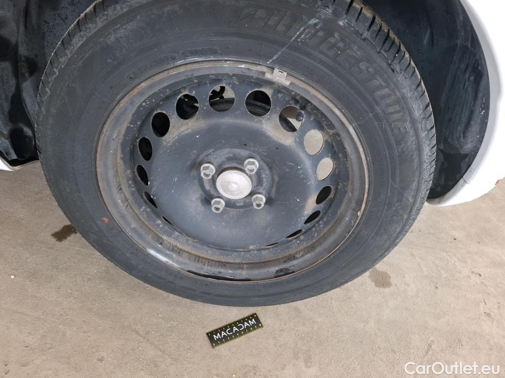  Renault  Clio  IV Air 1.5 dCi 75CV BVM5 E6 #15