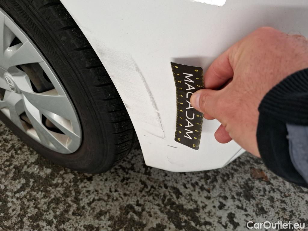  Toyota  Yaris TOYOTA  Hybride / 2017 / 5P / Berline 1.5 VVT-I HYBRID France Business #2