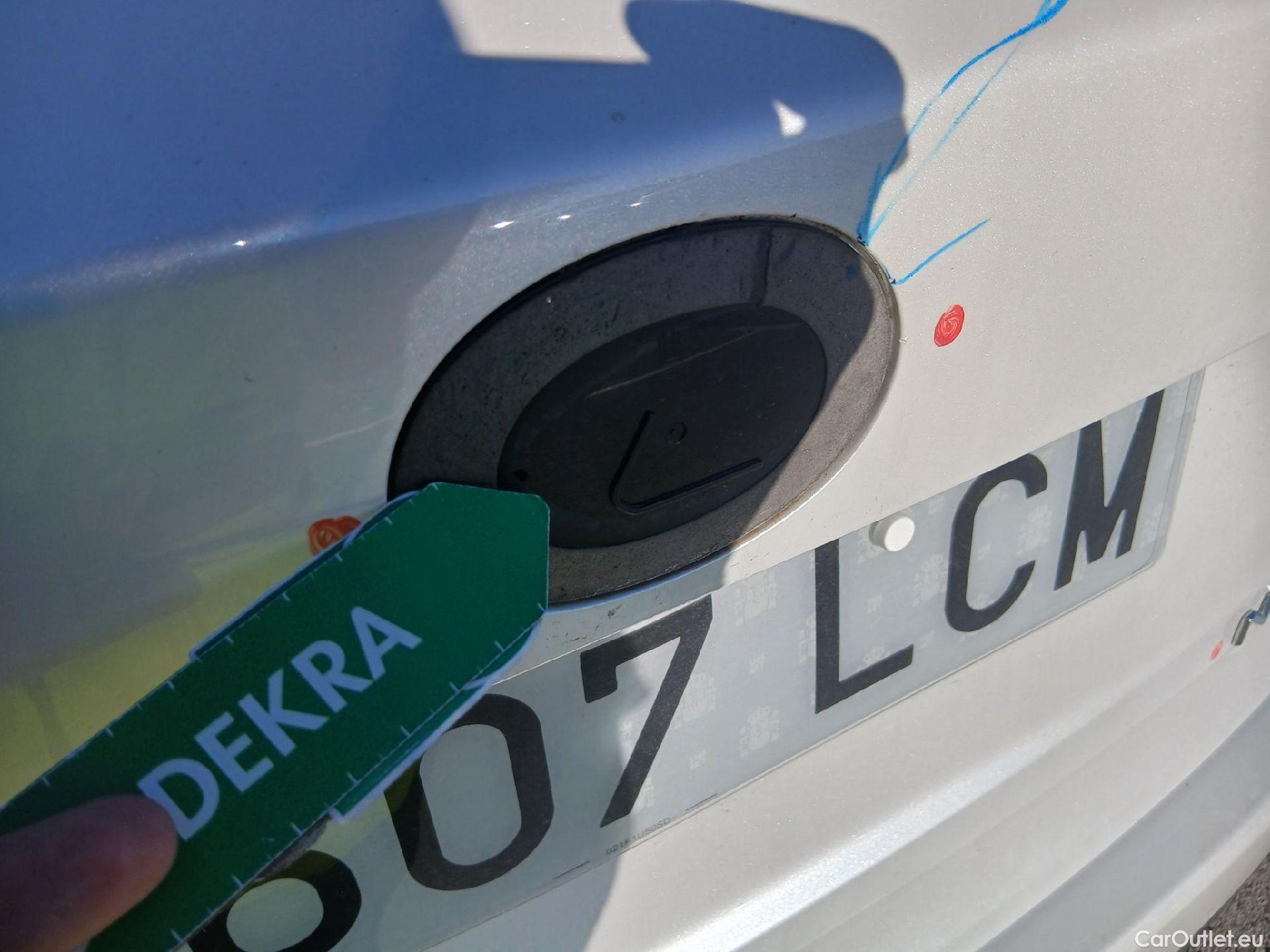  Lexus  NX LEXUS  / 2017 / 5P / todoterreno 2.5 300h Business Navigation 2WD (CX) #30