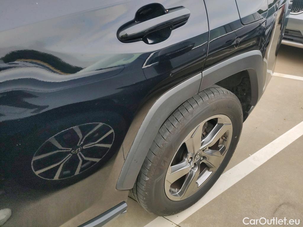  Toyota  RAV4 TOYOTA  / 2018 / 5P / todoterreno 2.5l 220H Advance Plus #19