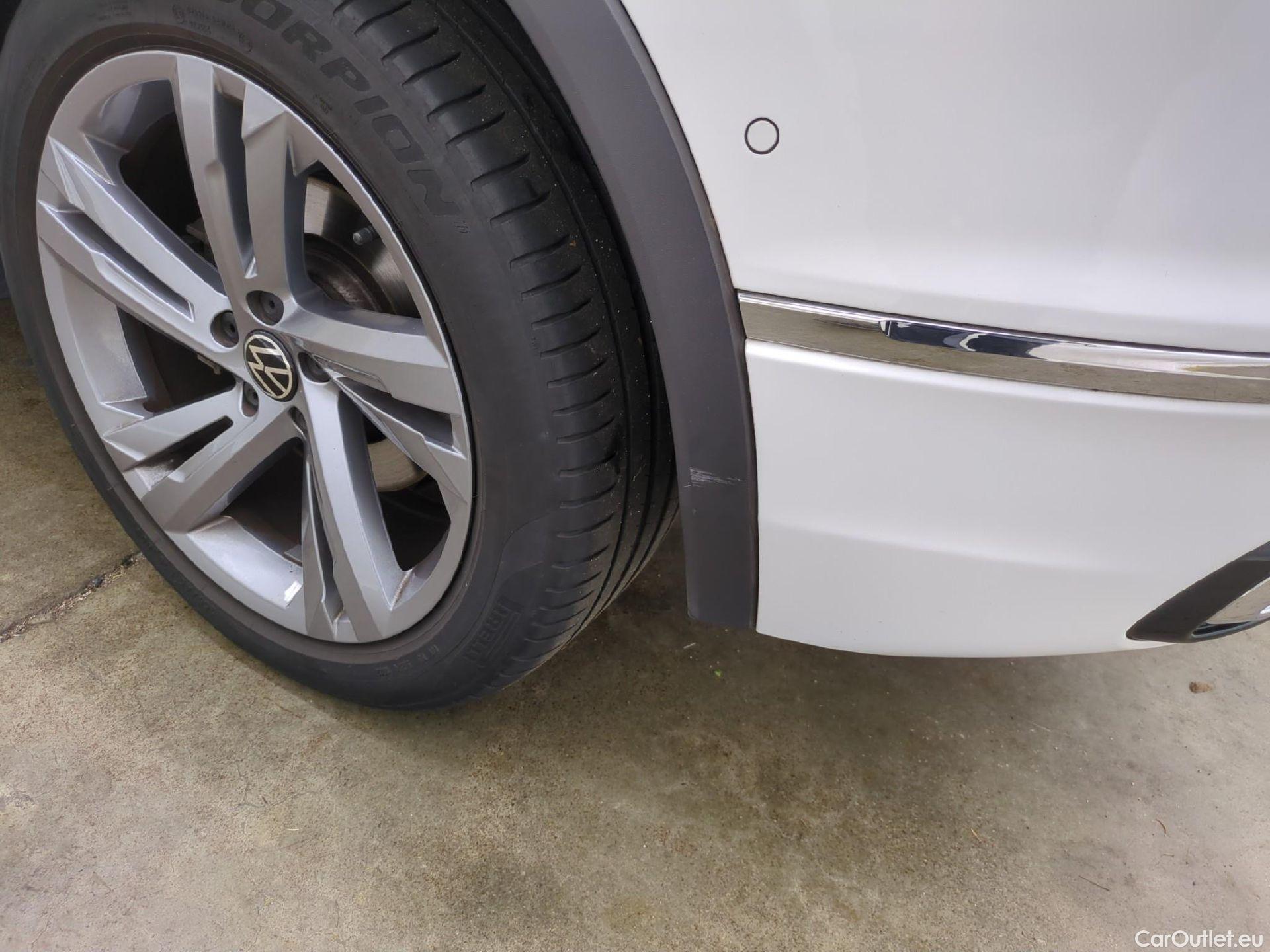  Volkswagen  Tiguan VOLKSWAGEN  / 2020 / 5P / SUV 1.4 eHybrid 245 DSG6 R-Line Exclusive #18