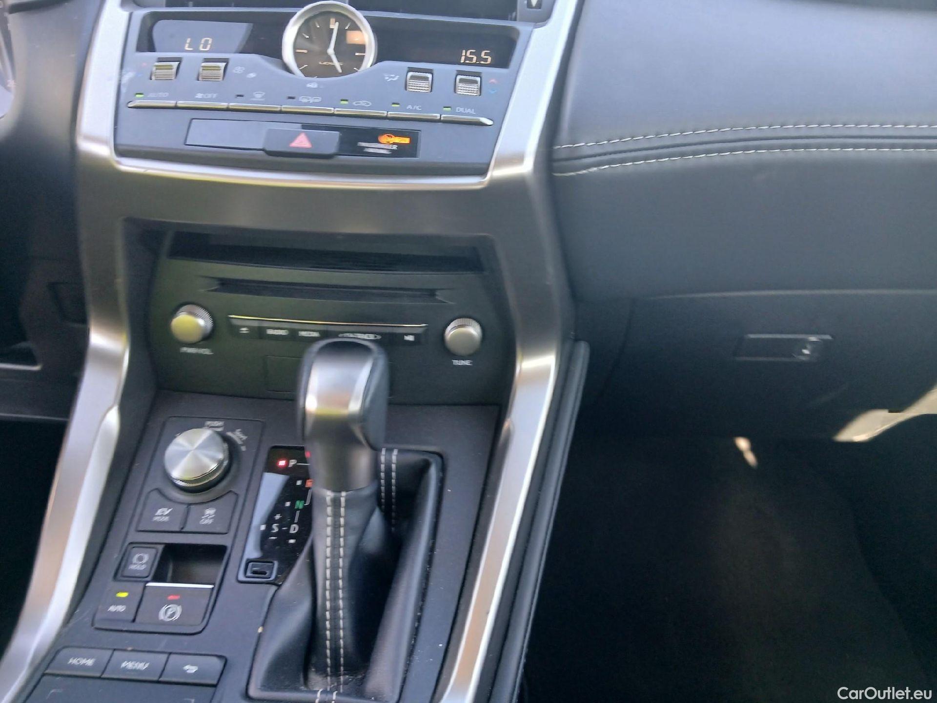  Lexus  NX LEXUS  / 2017 / 5P / todoterreno 2.5 300h Business Navigation 2WD (CX) #6