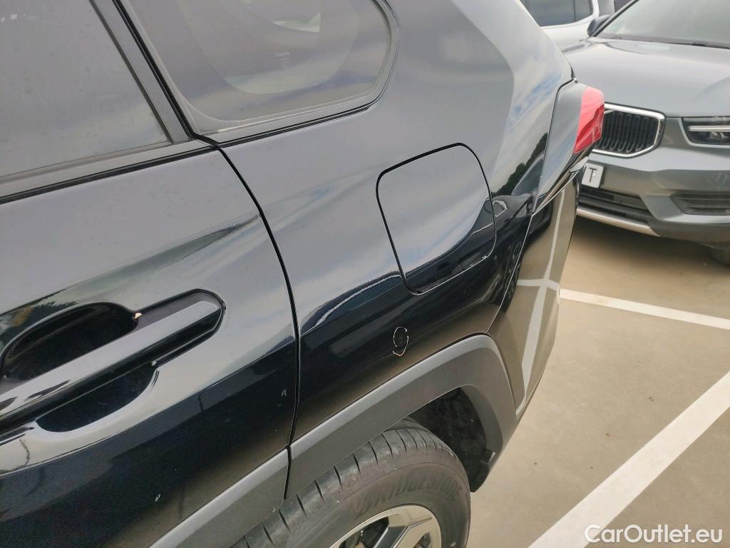  Toyota  RAV4 TOYOTA  / 2018 / 5P / todoterreno 2.5l 220H Advance Plus #3