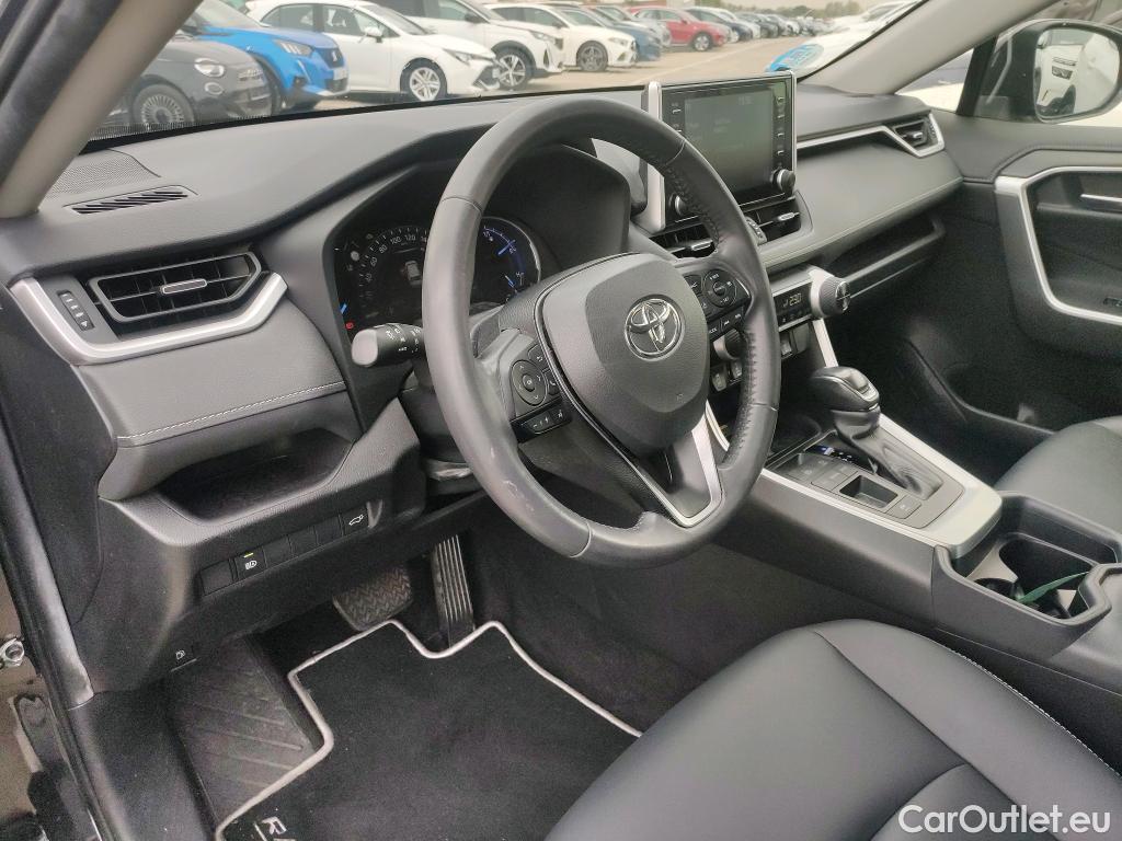  Toyota  RAV4 TOYOTA  / 2018 / 5P / todoterreno 2.5l 220H Advance Plus #13